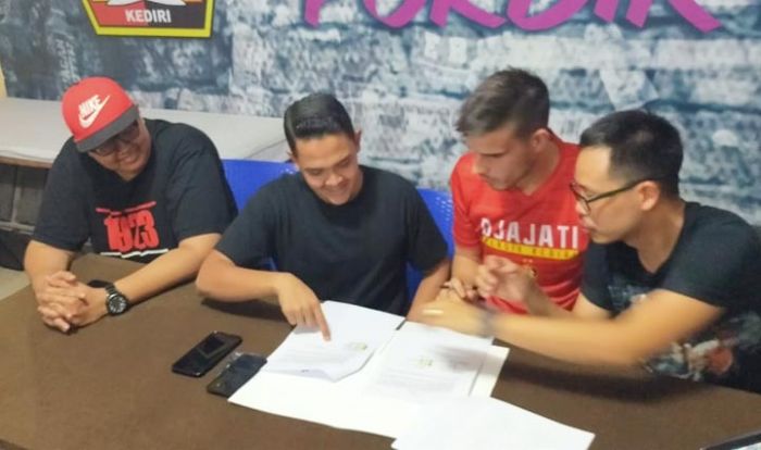 Ante Bakmaz Mantan Palang Pintu Madura United, Bergabung ke Persik
