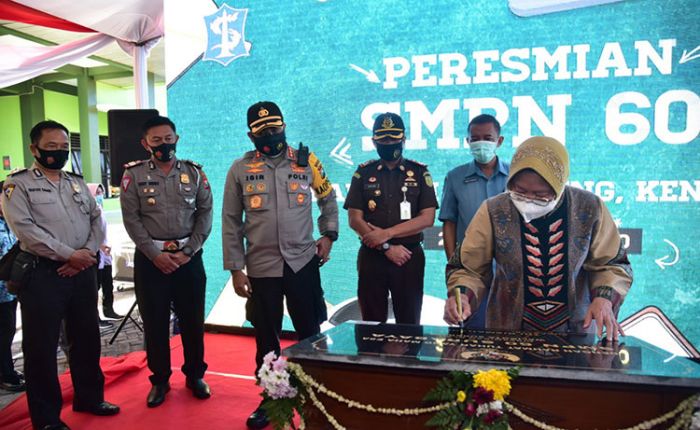 Wali Kota Risma Resmikan SMPN 60 Surabaya