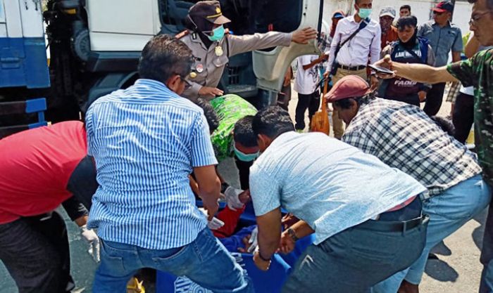 Serangan Jantung, Sopir Tewas Dalam Truk di Jalur Pantura Tuban Serangan Jantung, Sopir Tewas Dalam Truk di Jalur Pantura Tuban