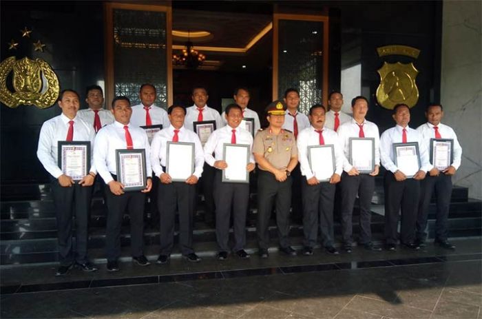 Satresnarkoba Polresta Sidoarjo Raih Penghargaan dari Kapolda Jatim Satresnarkoba Polresta Sidoarjo Raih Penghargaan dari Kapolda Jatim