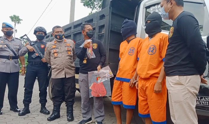 Polres Probolinggo Kota Tangkap Dua Pelaku Begal Truk Pasir Polres Probolinggo Kota Tangkap Dua Pelaku Begal Truk Pasir