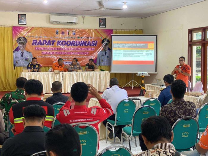 Rakor dengan Pentahelix, BPBD Tuban Bahas Simulasi Penanganan Kebocoran Minyak