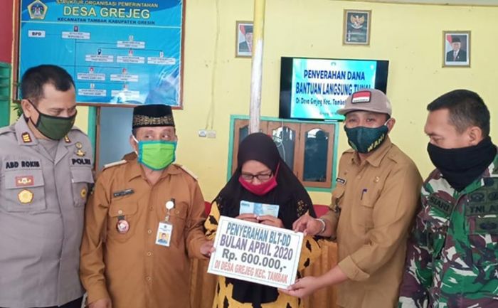 Warga Penerima BLT DD Covid-19 di Gresik Harus Rela Menanti Pencairan