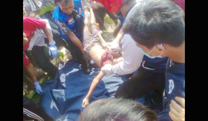 Tewas Mengapung di Sungai, Bocah Balongcangkring Mojokerto Diduga Dibunuh Tewas Mengapung di Sungai, Bocah Balongcangkring Mojokerto Diduga Dibunuh