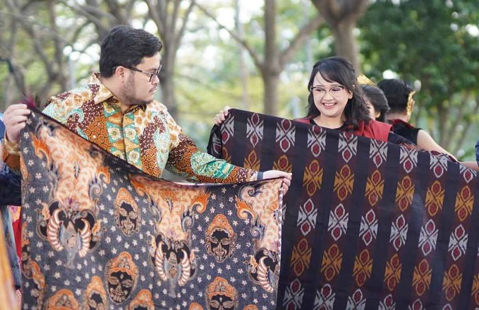 Redesain Motif Panji, Mas Dhito Gelar Kediri Fashion Batik Festival Redesain Motif Panji, Mas Dhito Gelar Kediri Fashion Batik Festival