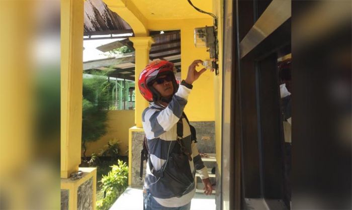 Dituding Curi Listrik dan Didenda Rp 2 Juta, Warga Jember Ini Ancam Laporkan PLN ke DPR RI Dituding Curi Listrik dan Didenda Rp 2 Juta, Warga Jember Ini Ancam Laporkan PLN ke DPR RI