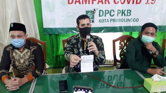 Komitmen Berantas Covid-19, Wali Kota Probolinggo Sumbangkan Seluruh Gaji Sejak Awal Dilantik Komitmen Berantas Covid-19, Wali Kota Probolinggo Sumbangkan Seluruh Gaji Sejak Awal Dilantik