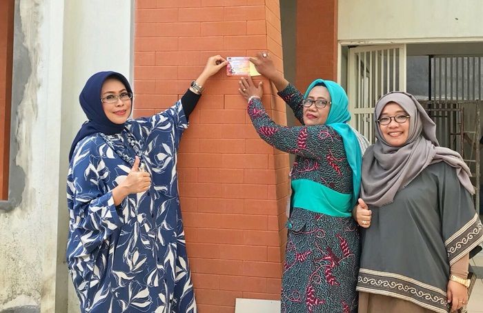 Usai Coklit, Gus Ipul se-Keluarga Resmi Masuk TPS 03 Gayungsari Surabaya Usai Coklit, Gus Ipul se-Keluarga Resmi Masuk TPS 03 Gayungsari Surabaya