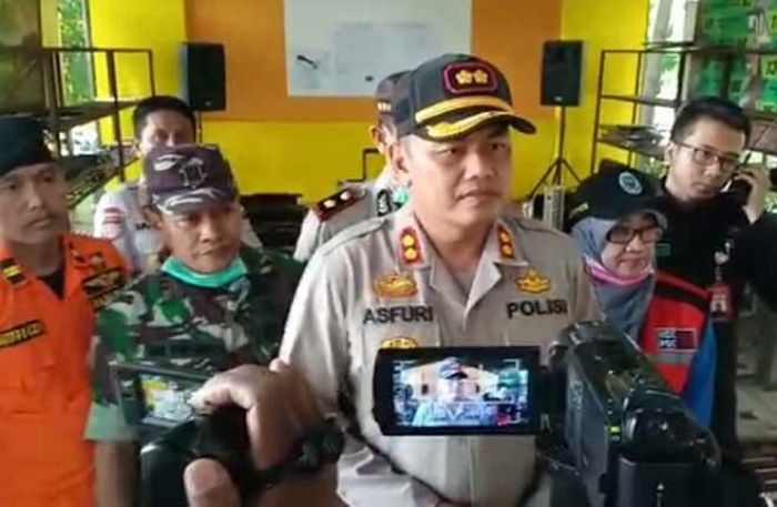 K-9 dan Pendeteksi Suhu Tubuh Diterjunkan Cari Korban Longsor TPAS Supit Urang