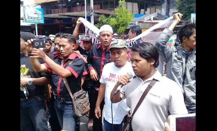 Demo Lagi, Seratu Tuntut Dokumen Kontrak Kerja Proyek Umbulan Dipublikasikan Demo Lagi, Seratu Tuntut Dokumen Kontrak Kerja Proyek Umbulan Dipublikasikan