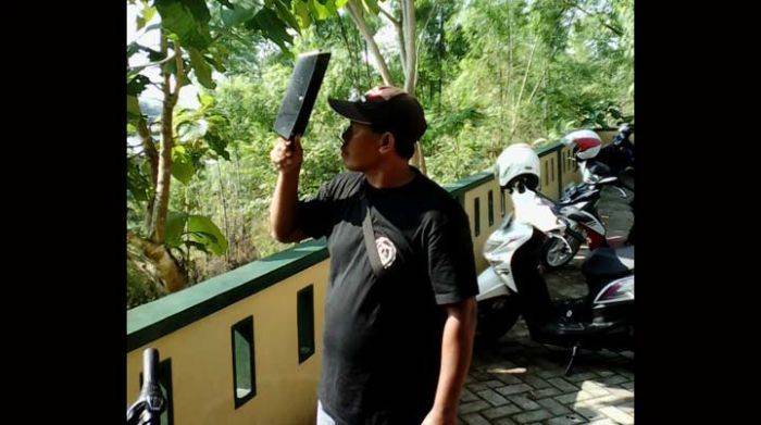 Masyarakat Trenggalek Lihat Gerhana Matahari Pakai Kacamata Tukang Las Masyarakat Trenggalek Lihat Gerhana Matahari Pakai Kacamata Tukang Las