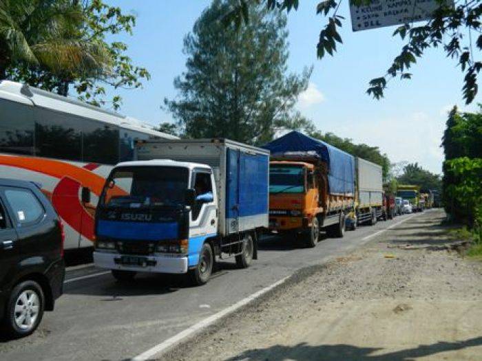 Masih Ada Perbaikan Jalan,  Jalur Ngawi - Mantingan Padat