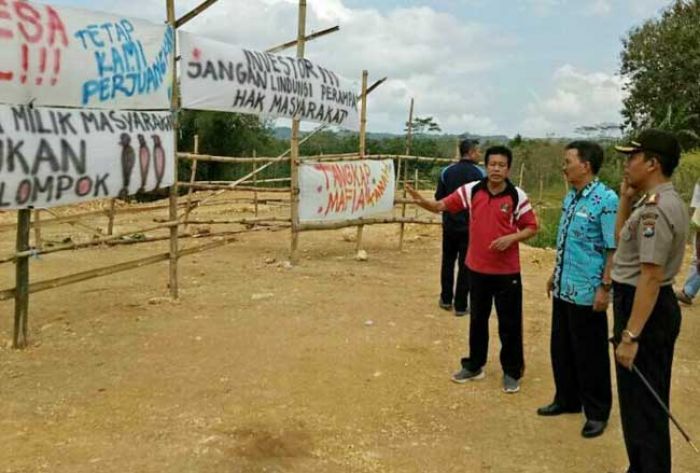 Sempat Ricuh, Warga Akhirnya Sepakat Buka Kembali Akses Jalan Desa Rejoso Sempat Ricuh, Warga Akhirnya Sepakat Buka Kembali Akses Jalan Desa Rejoso