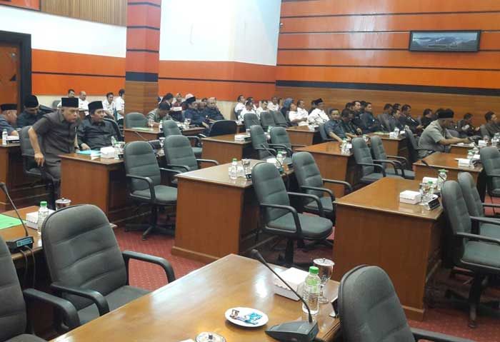 Paripurna DPRD Pasuruan Sisakan Puluhan Perda yang Belum Disahkan Paripurna DPRD Pasuruan Sisakan Puluhan Perda yang Belum Disahkan