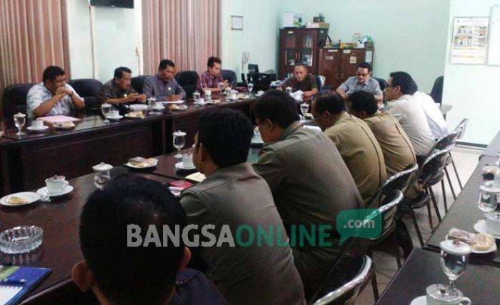 Ratusan Juta PAD Jombang Melayang Gara-gara Galian C Ilegal, DPRD Desak Pemkab Tutup Tambang Ratusan Juta PAD Jombang Melayang Gara-gara Galian C Ilegal, DPRD Desak Pemkab Tutup Tambang