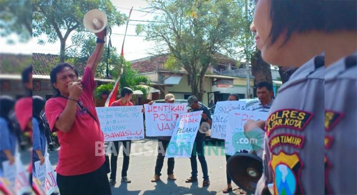 Bawaslu Blitar Dituding Tak Serius Tangani Dugaan Money Politics Bawaslu Blitar Dituding Tak Serius Tangani Dugaan Money Politics