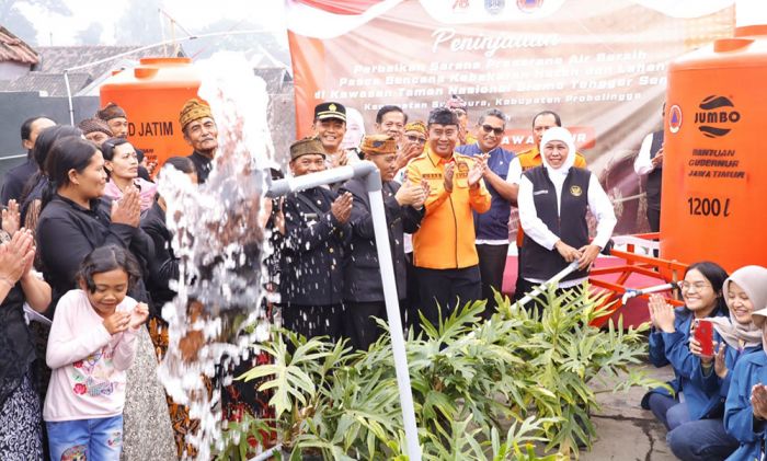 Gubernur Khofifah Resmikan Saluran Pipanisasi untuk 6.472 Warga Terdampak Karhutla Bromo Gubernur Khofifah Resmikan Saluran Pipanisasi untuk 6.472 Warga Terdampak Karhutla Bromo
