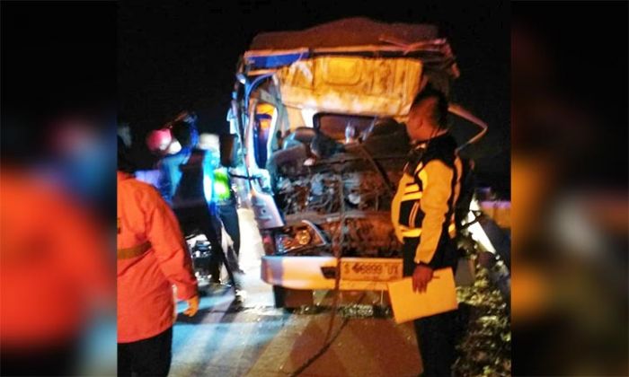 Kecelakaan di Tol Ngawi: Truk Seruduk Truk, 1 Tewas
