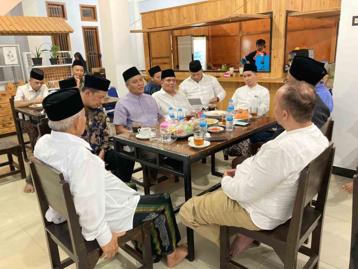 Para Pimpinan Parpol Pendukung Gus Barra Sepakat Percepat Bentuk Tim Pemenangan Para Pimpinan Parpol Pendukung Gus Barra Sepakat Percepat Bentuk Tim Pemenangan