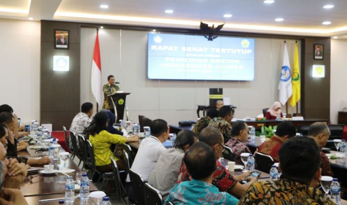 Iwan Taruna Terpilih Jadi Rektor Unej 2020-2024 Iwan Taruna Terpilih Jadi Rektor Unej 2020-2024