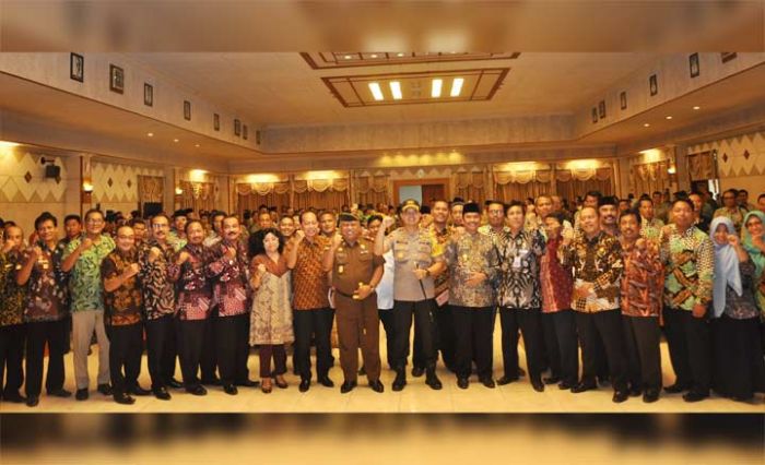 Pemkab Gresik Hadirkan Narsum Kajari dan Kapolres di Bimtek Siskeudes Pemkab Gresik Hadirkan Narsum Kajari dan Kapolres di Bimtek Siskeudes