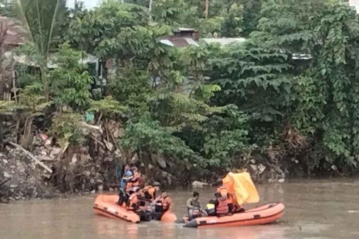 Pria Tenggelam di Sungai Jagir Surabaya Ditemukan Meninggal Dunia Pria Tenggelam di Sungai Jagir Surabaya Ditemukan Meninggal Dunia