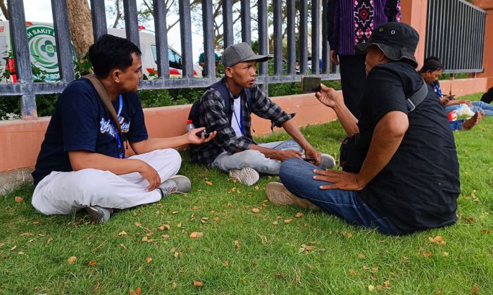 Pakai Celana Jin, Wartawan di Jember Dilarang Meliput Kunjungan Wapres Pakai Celana Jin, Wartawan di Jember Dilarang Meliput Kunjungan Wapres