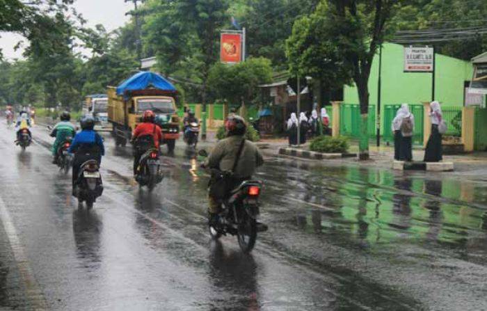 Musim Peralihan, 5 Kecamatan di Tuban Rawan Puting Beliung dan Banjir Bandang