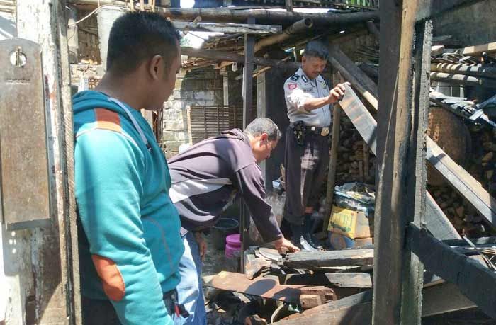 Ditinggal Belanja Sayur, Rumah di Desa Sumberjo Ludes Terbakar Ditinggal Belanja Sayur, Rumah di Desa Sumberjo Ludes Terbakar