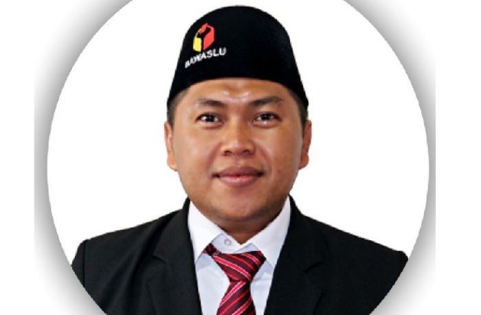 Bawaslu Gresik Dalami Video Ibu-Ibu Berkaos QA Ditengarai Bagi-bagi Duit di Wilayah Sidayu Bawaslu Gresik Dalami Video Ibu-Ibu Berkaos QA Ditengarai Bagi-bagi Duit di Wilayah Sidayu
