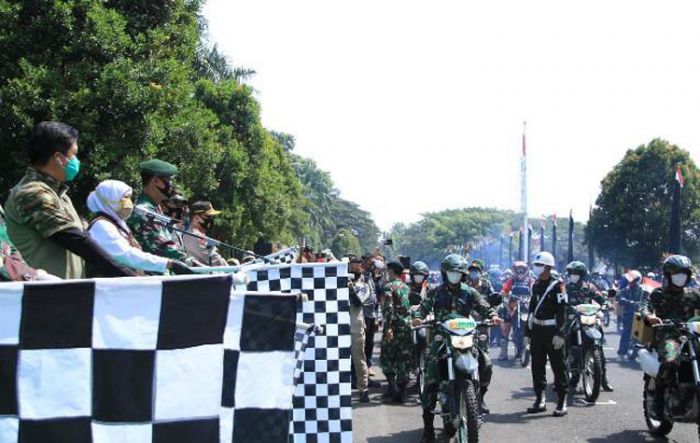 Bersama Pangdivif 2, Gubernur Khofifah Lepas Baksos Divisi Infantri 2 Kostrad di Malang Raya