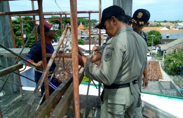 Satpol Gresik Segel 3 BTS Milik PT. Anugerah Satpol Gresik Segel 3 BTS Milik PT. Anugerah