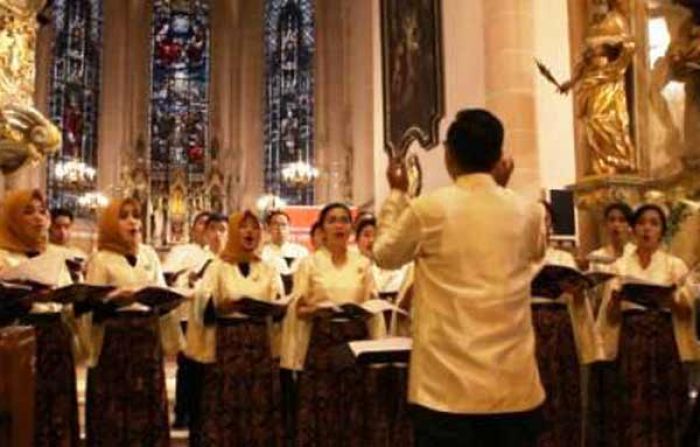 Tim Paduan Suara UNAIR Sabet Gelar Juara Satu Kompetisi Internasional di Austria