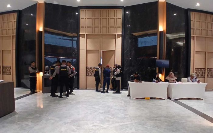 Sejumlah Wartawan Dilarang Masuk saat Pengundian Nomor Urut Cabup, ini Respon Ketua PWI Blitar Sejumlah Wartawan Dilarang Masuk saat Pengundian Nomor Urut Cabup, ini Respon Ketua PWI Blitar