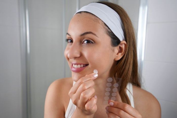 6 Hal yang Perlu Diperhatikan Saat Pakai Acne Patch 6 Hal yang Perlu Diperhatikan Saat Pakai Acne Patch