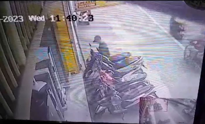 Terekam CCTV, Maling Motor di Jember Hanya Butuh Beberapa Detik untuk Gondol Honda Beat