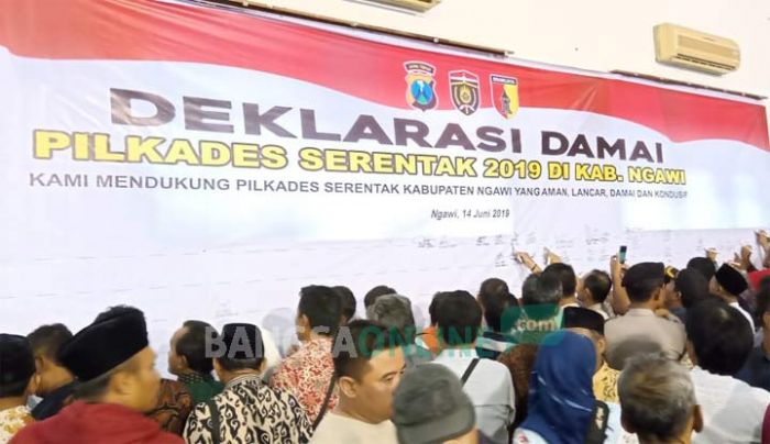 Menjelang Pilkades Serentak, Bupati dan Kapolres Ngawi Hadiri "Deklarasi Damai" Menjelang Pilkades Serentak, Bupati dan Kapolres Ngawi Hadiri "Deklarasi Damai"