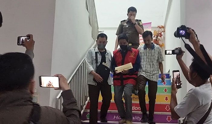 Kejari Bangkalan Tetapkan Tersangka Baru Kasus Korupsi Dana PKH Desa Kelbung Kejari Bangkalan Tetapkan Tersangka Baru Kasus Korupsi Dana PKH Desa Kelbung