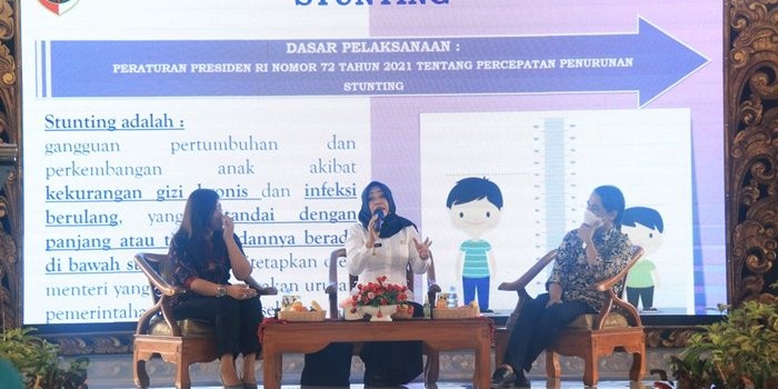 Bupati Ikfina ketika membuka Rembug Stunting di Pendopo Graha Maja Tama (GMT).