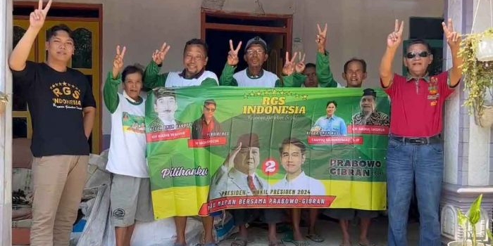 Pendiri RGS Indonesia, Moh.Khozin dan Ketua Umum, Taufiq Muhammad, saat blusukan menggalang dukungan untuk Prabowo-Gibran. Foto: Ist