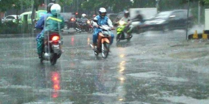 info-bmkg-cuaca-hari-ini-selasa-17-juni-2025-jatim-masih-hujan-surabaya-bakal-terdampak-hal-ini