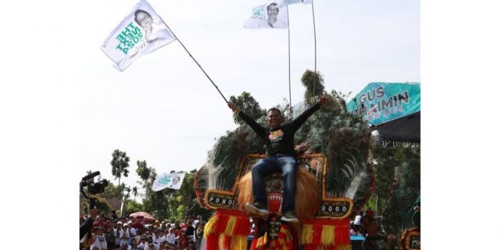 Suasana konser budaya kebangsaan di Lapangan Pucangsari Kecamatan Purposari, Minggu (28/8/2022).