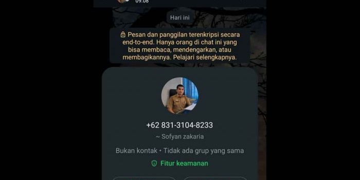 Tangkapan layar nomor handphone penipuan yang mengatasnamakan Dispendukcapil Surabaya, yang akan memverifikasi IKD warga. Foto: bangsaonline.com