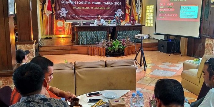 Media Gathering oleh KPU Tulungagung di Gedung Bam Meeting, Desa Mangunsari, Kecamatan Kedungwaru.