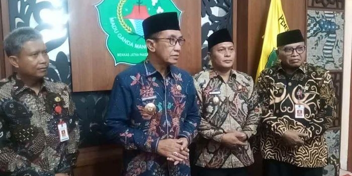 pascainsiden-tewasnya-remaja-di-pamekasan-bupati-resmi-terapkan-jam-malam-untuk-para-pelajar