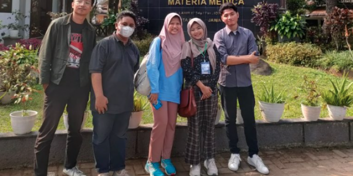 lima-mahasiswa-unair-kembangkan-inovasi-parem-tempel-sebagai-alternatif-terapi-osteoarthritis