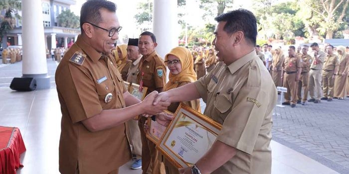 pemkot-batu-apresiasi-10-asn-purnatugas-nurochman-serukan-akselerasi-dan-semangat-kemerdekaan