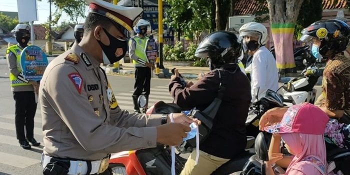 Pelaksanaan Operasi Zebra Semeru 2020 oleh Satlantas Polres Pamekasan.