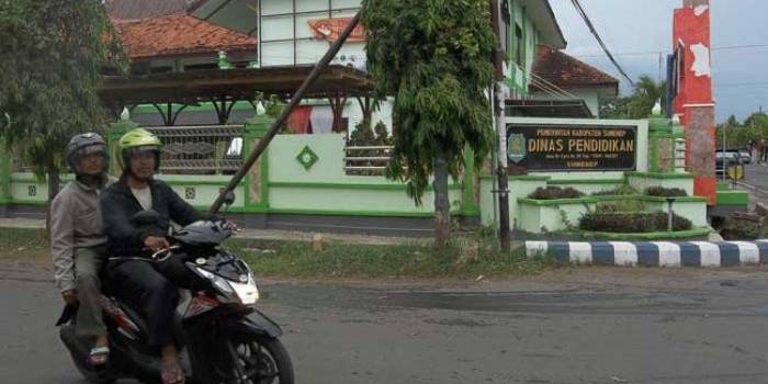 Kantor Dinas Pendidikan Kabupaten Sumenep. foto: rahmatullah/ BANGSAONLINE