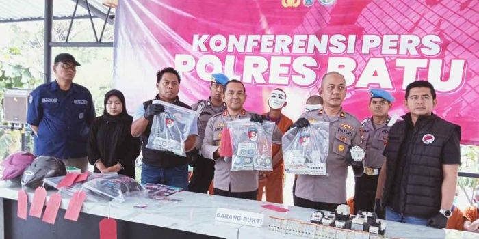 tim-resmob-satreskrim-polres-batu-tangkap-2-pelaku-pencurian-komponen-pju-asal-semarang